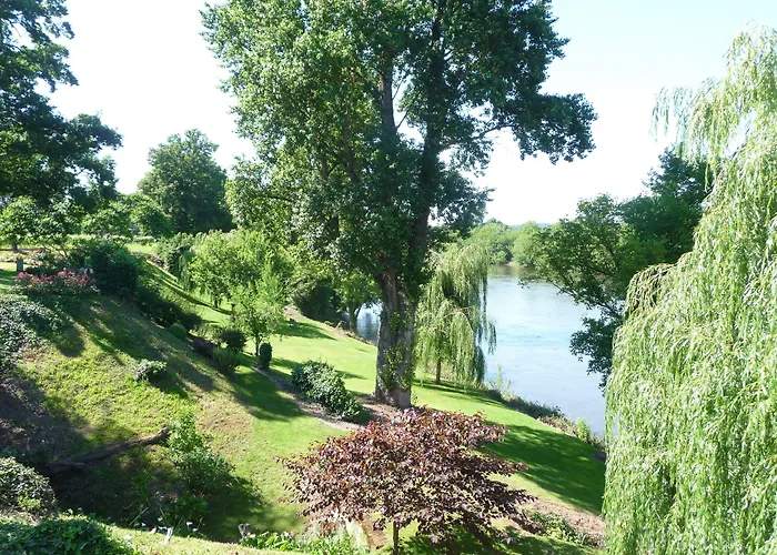 Domaine De Grande Font - D'hotes Bed & Breakfast Saint-Pierre-d'Eyraud