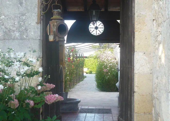 Domaine De Grande Font - D'hotes Bed & Breakfast 3*