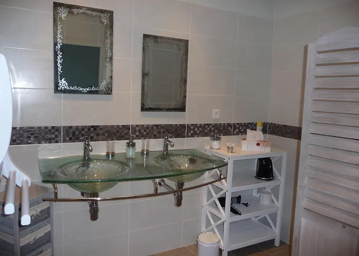 Domaine De Grande Font - D'hotes Bed & Breakfast 3*