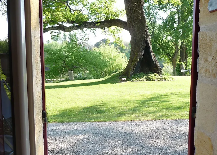 Domaine De Grande Font - D'hotes Bed & Breakfast Saint-Pierre-d'Eyraud