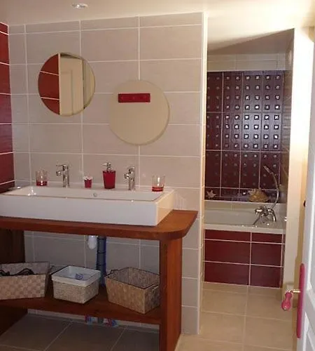 Domaine De Grande Font - D'hotes Bed & Breakfast Saint-Pierre-d'Eyraud